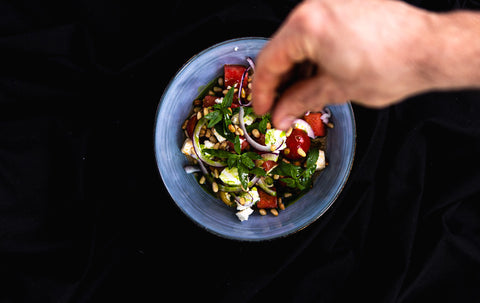 Tomaten-Feta-Zitronenverbene-Salat
