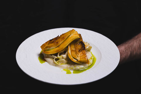 Gebratener Orangen-Fenchel auf Fenchel-Crème – mit Petersilienöl verfeinert