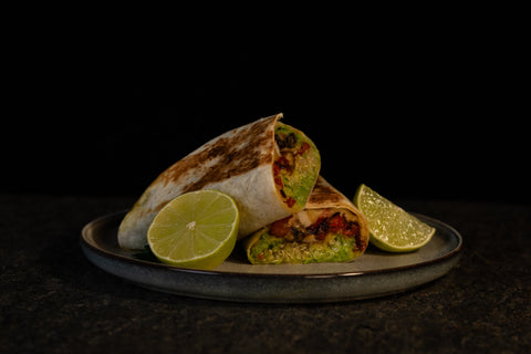 Bunte Burritos mit Quinoa, Kräuterseitlingen und Erbsen-Guacamole