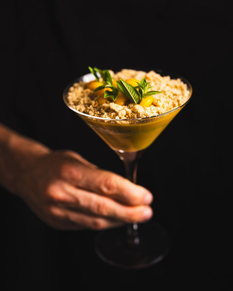Kürbis-Panna-Cotta mit Haferkeks-Crumble und Petersilien-Mayo