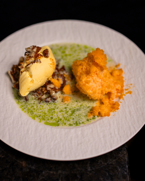 Butternut-Kürbis-Schnee mit Petersilien-Schokoladensauce & Vanilleeis
