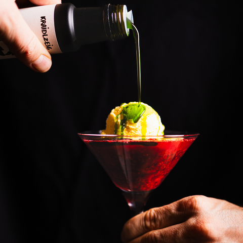 🍨 Heiße Himbeeren mit Vanilleeis &amp; Basilikumöl