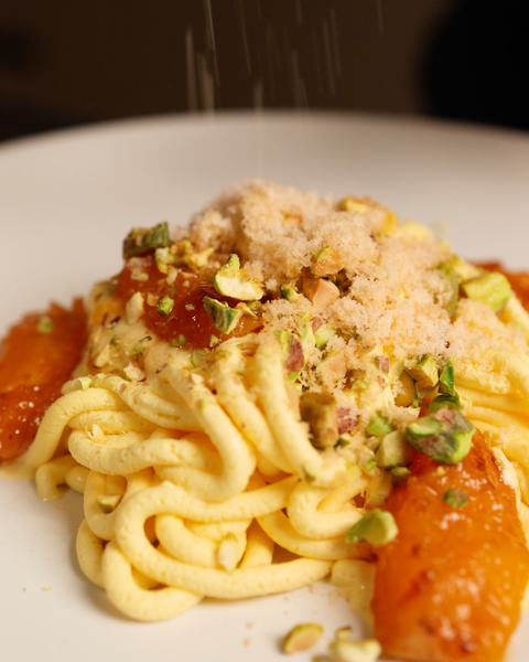 Spaghetti-Eis neu interpretiert (mal wieder) – mit Marillen-Schnee & Basilikumöl
